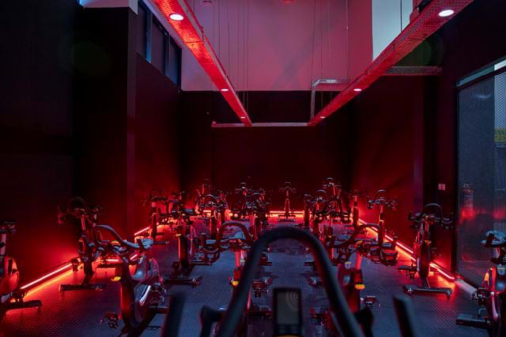 Top Fitness Classes in Riyadh for Strength, Yoga & HIIT