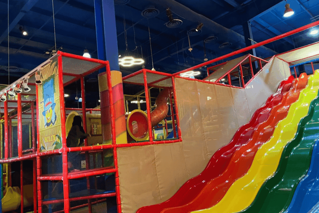 Billy Beez indoor playground in Riyadh with slides and climbing frames
