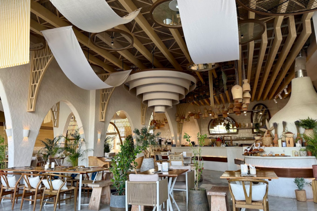 Arcomi Riyadh bakery serving artisan pastries and brunch