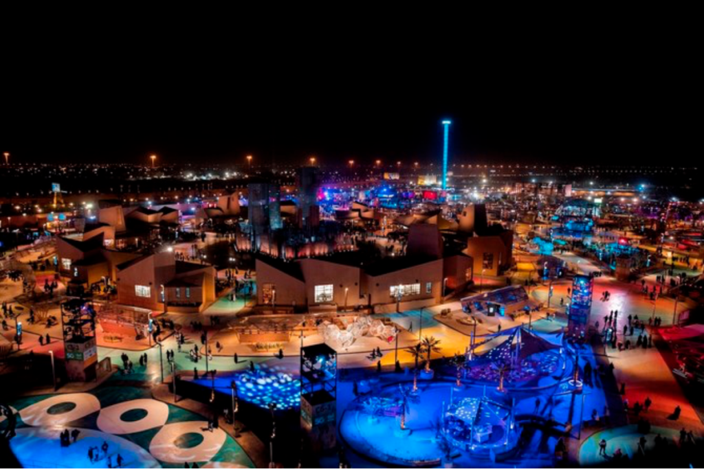 Bujairi Terrace restaurants overlooking At-Turaif
