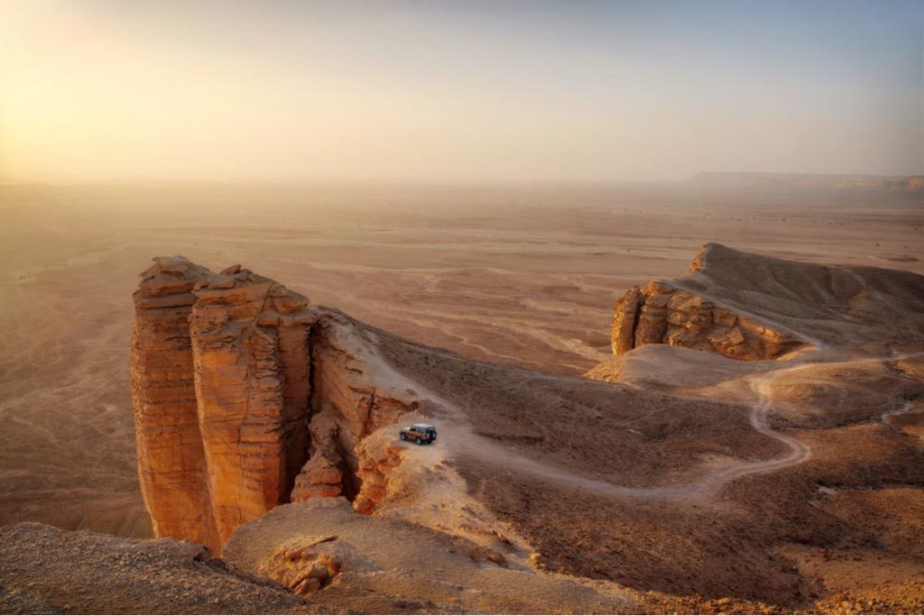 Best hiking in Riyadh with scenic desert trails