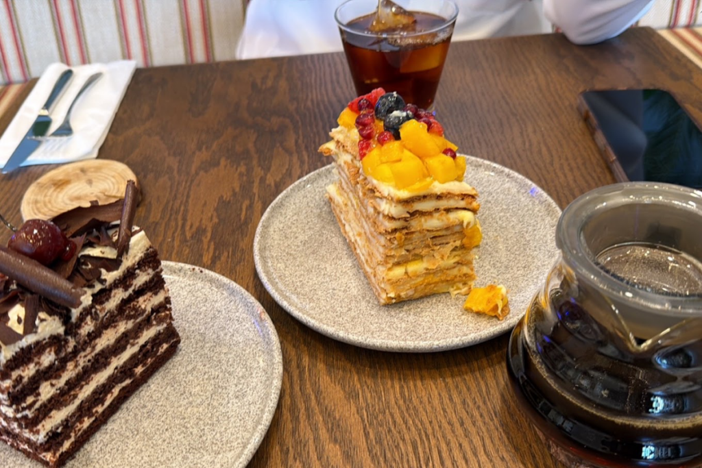 Cakes and desserts at L'ETO Riyadh