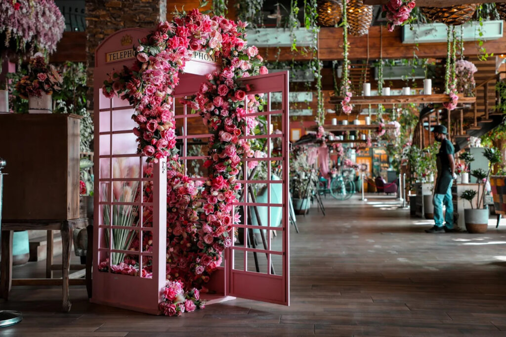 Garden-inspired interior at Avindar Lounge: Prettiest cafes and restaurants in Riyadh

