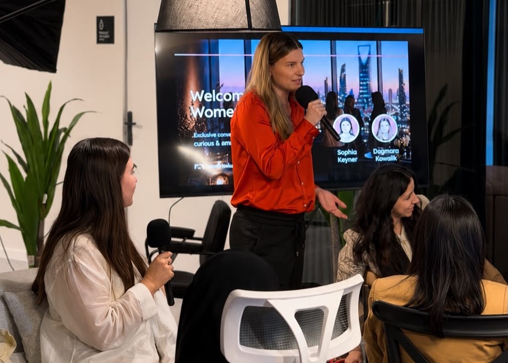 Women networking at an event in Riyadh