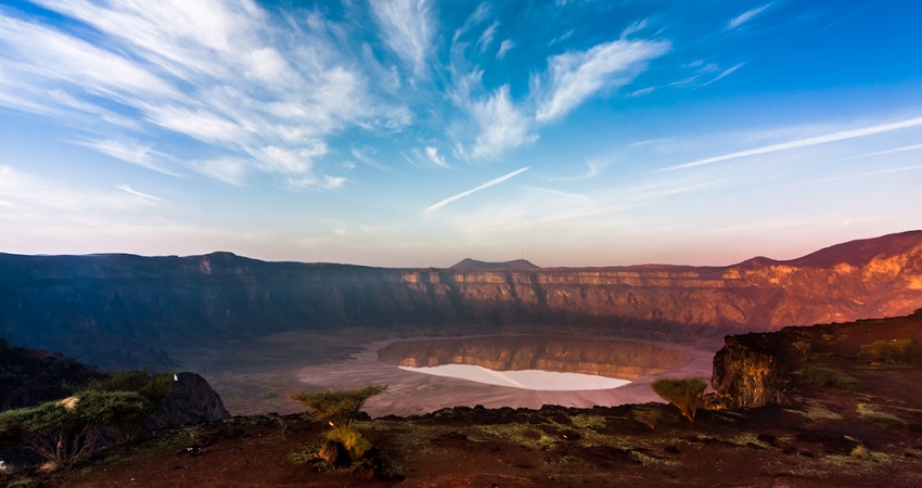 Al Wahbah Crater stargazing in Saudi Arabia with spectacular night sky views 