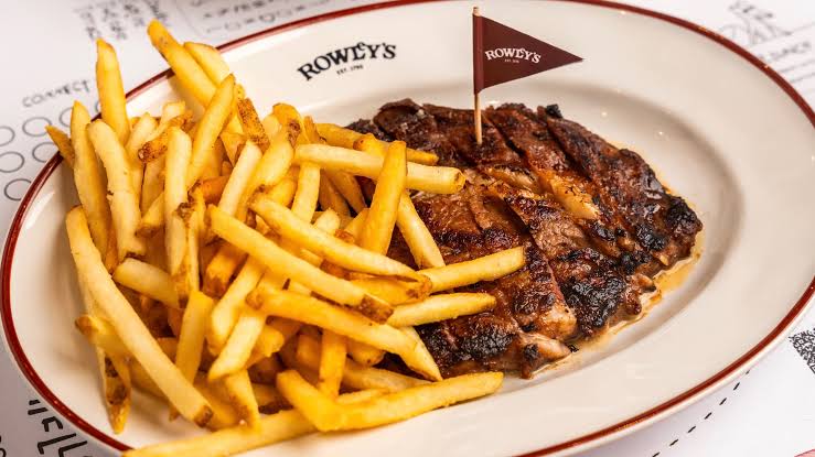 Rowley’s Steakhouse, also called Rowley's Steak & Frites brings a classic steak-and-fries concept to KAFD.